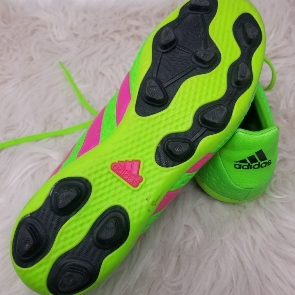 ADIDAS CLEATS. SIZE 6 - Picture 12 of 14